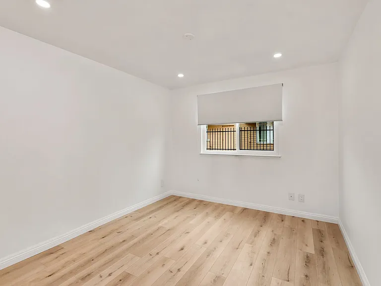 1625 S St Andrews Pl — Photo 11