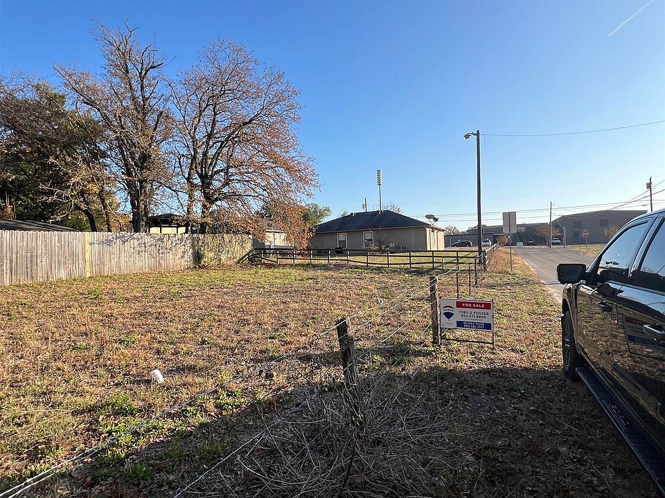 2nd image of 2808 Bunche St