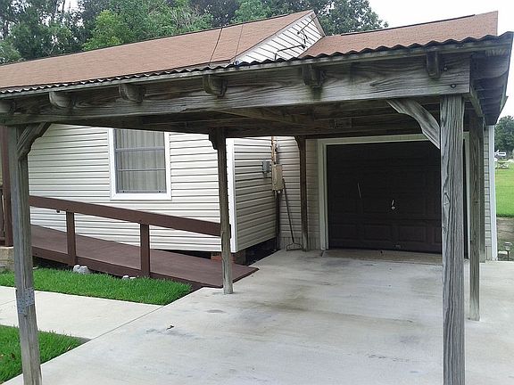 Garage/Car Port/Ramp