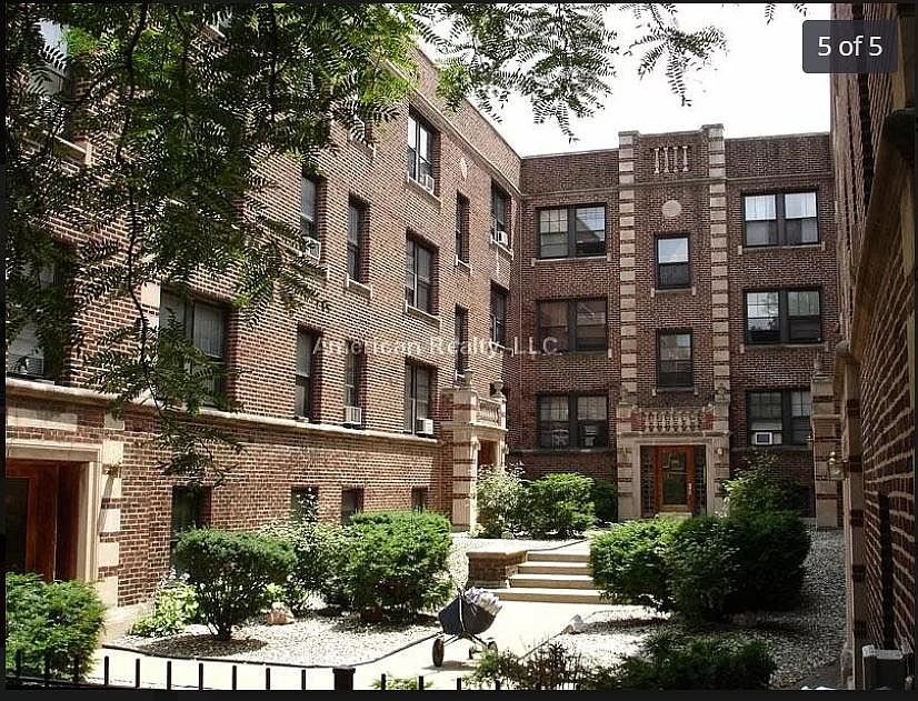 1st image of 925 W Oakdale Ave APT 2E