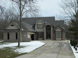 W205S8146 Pasadena Dr, Muskego, WI 53150