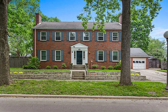 716 W Iowa St photo 1