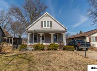 452 8th St, Lincoln, IL 62656