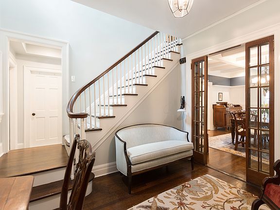 02_558KingSt_32001_Foyer_HiRes.jpg