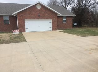 1004 E Sycamore St APT C, Monett, MO 65708