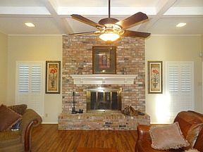 2nd image of 304 Glenview Cir