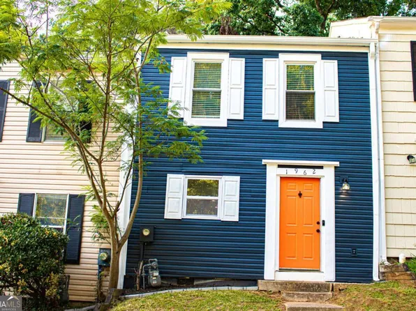 1962 Village Pkwy SE, Smyrna, GA 30080