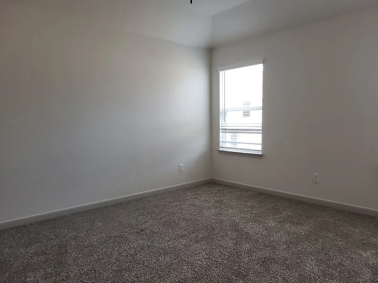 7636 Magnolia Vlg #101 — Photo 14