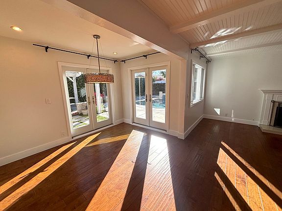 5th image of 2642 Oak Knoll Dr