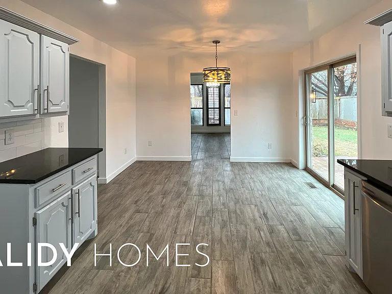 12510 Maple Ridge Rd — Photo 18