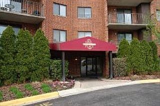 1st image of 1 Bloomingdale Pl APT 109