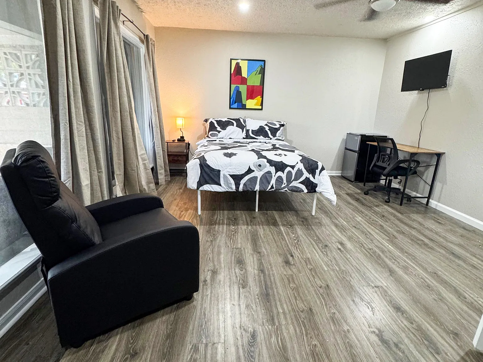 4 bed, 4.0 bath, 3500 sqft, $845 — Photo 4