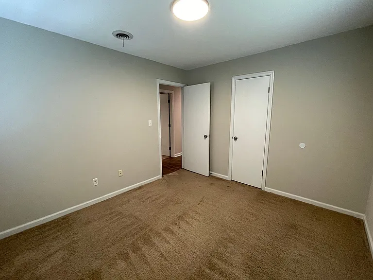 118 Hollingsworth Dr — Photo 17