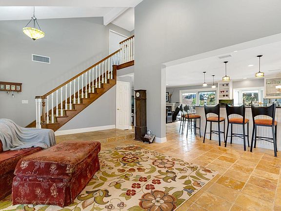 4th image of 1051 Chatham Ct