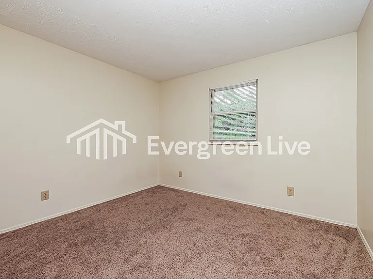 2464 Cross Village Dr — Photo 11