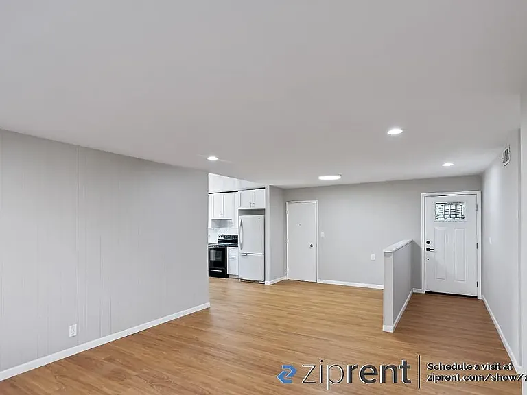 4559 Piper Dr — Photo 4