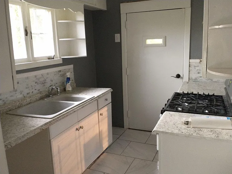 105 Freeman St — Photo 4