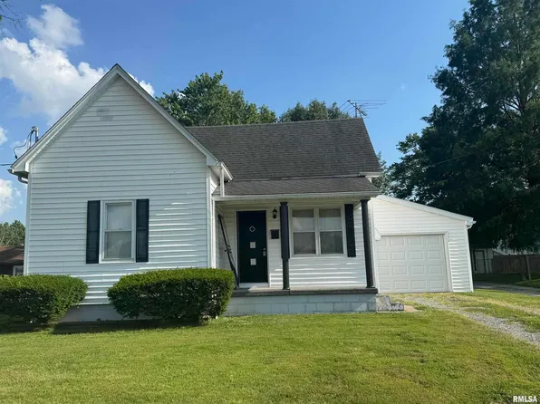 1607 W Cherry St, Marion, IL 62959