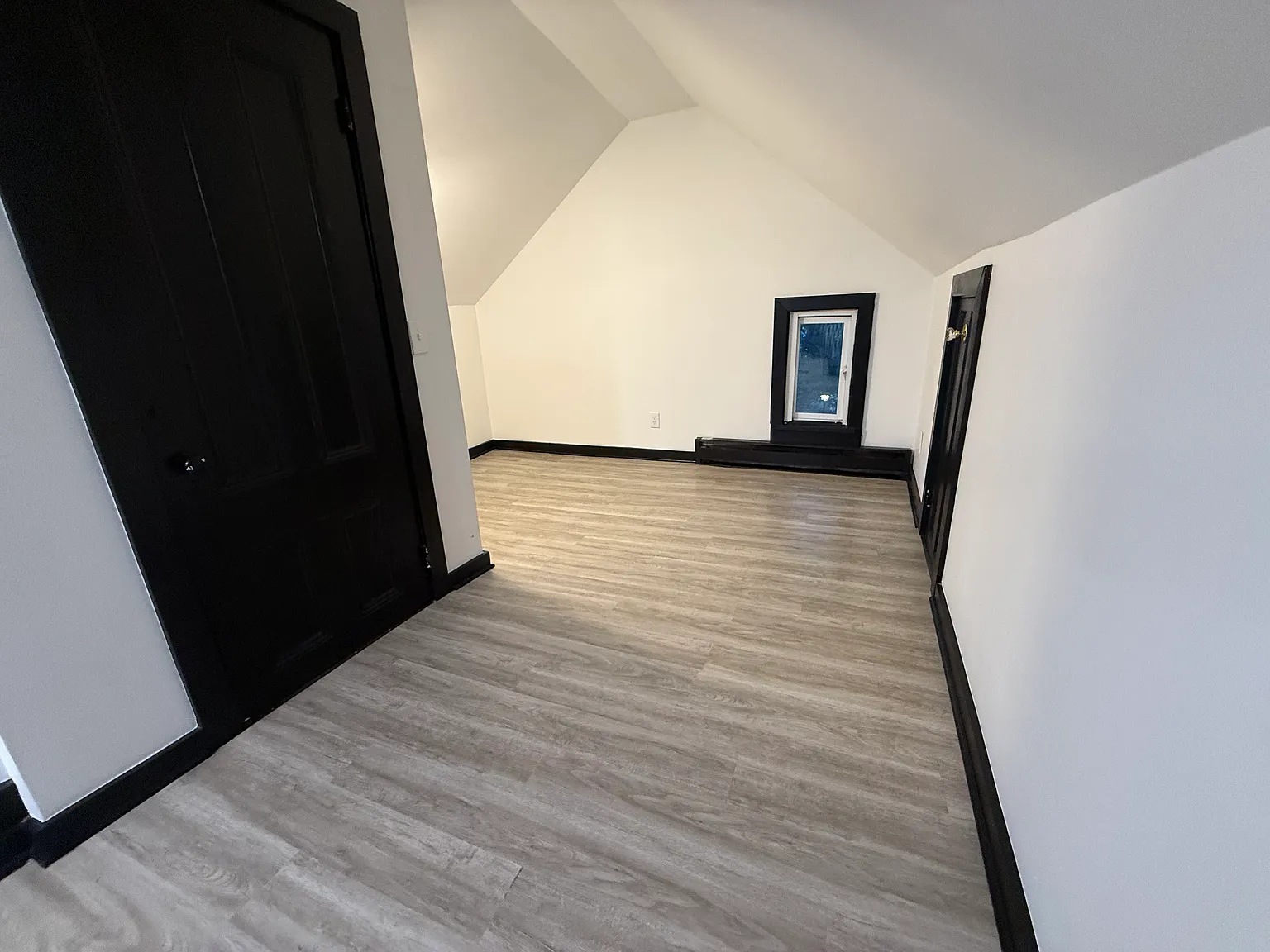 1 bed, $1,100 — Photo 2
