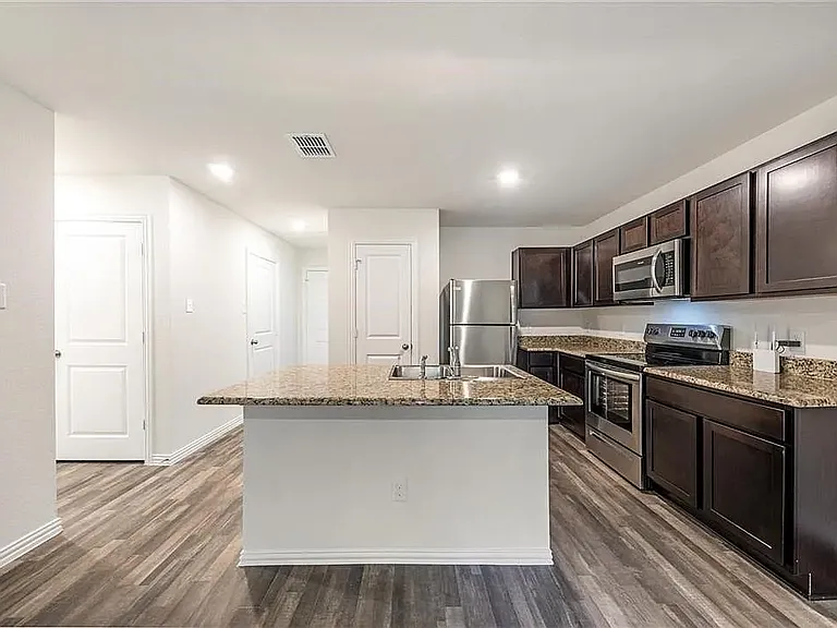 1005 Dawson St — Photo 17