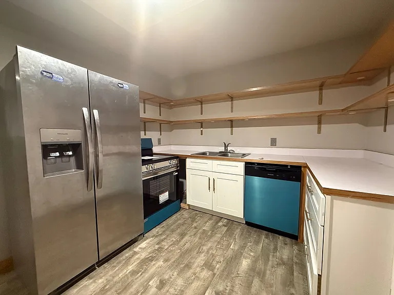 1504 Colony Park Dr — Photo 3