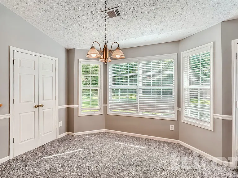 65 Cranbrook Ct — Photo 3