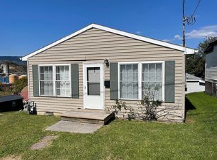 540 E Hickory St, Covington, VA 24426