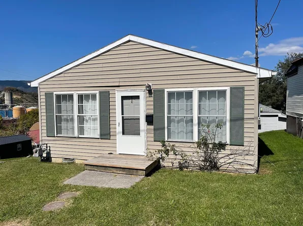 540 E Hickory St, Covington, VA 24426