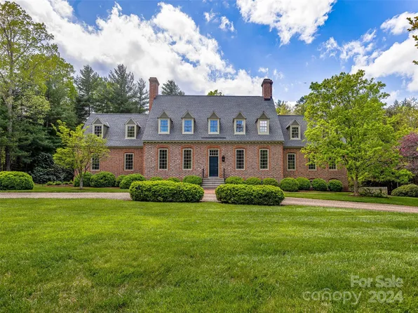 6 Cedar Chine Dr, Asheville, NC 28803