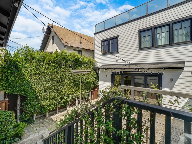 44 Sunset Ave — Photo 42