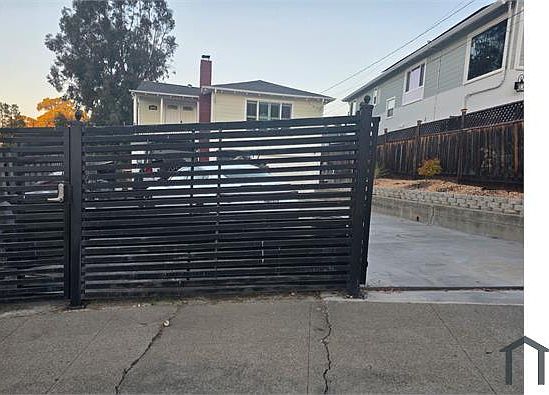1st image of 3015 El Monte Ave
