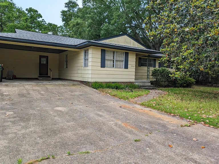2904 Williamsburg Rd — Photo 1