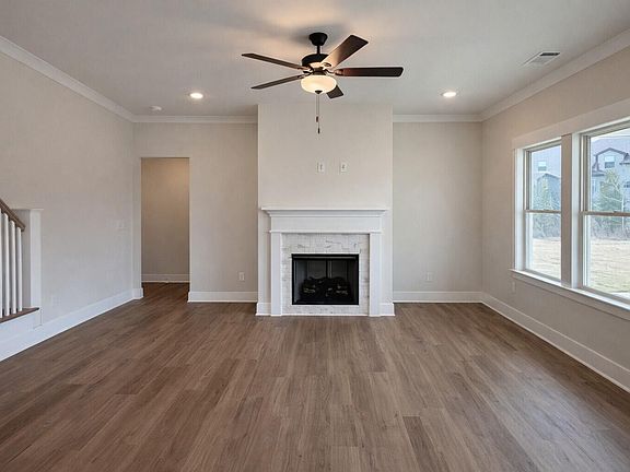 4th image of 8271 Shrewsbury Ln #39