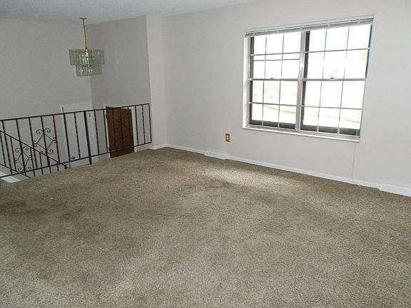 5th image of 387 S Krameria St