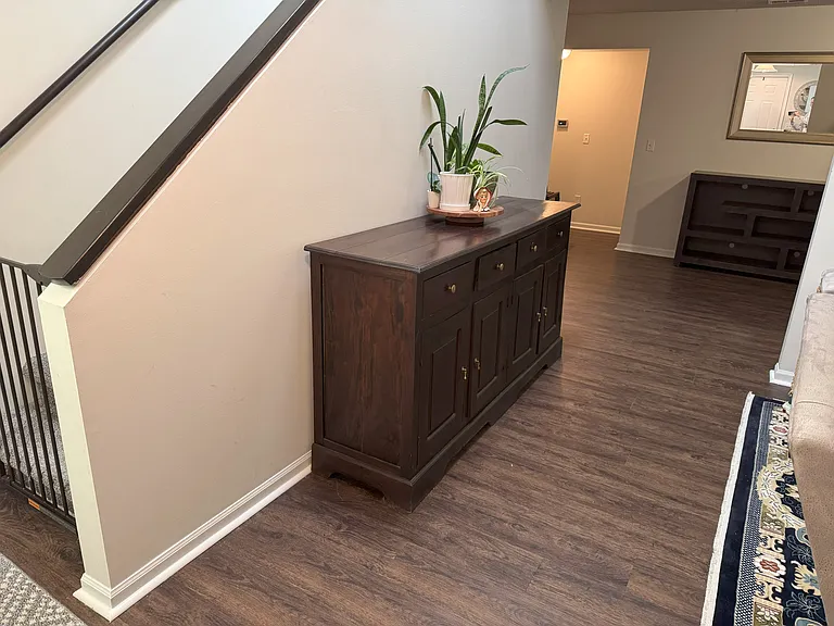 920 Colonial Dr — Photo 6