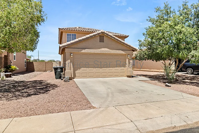 4 bed, 2.0 bath, 1832 sqft, $1,899 — Photo 3