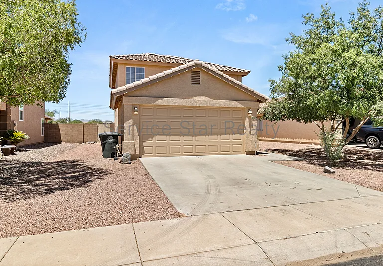 12106 N 130th Dr — Photo 2