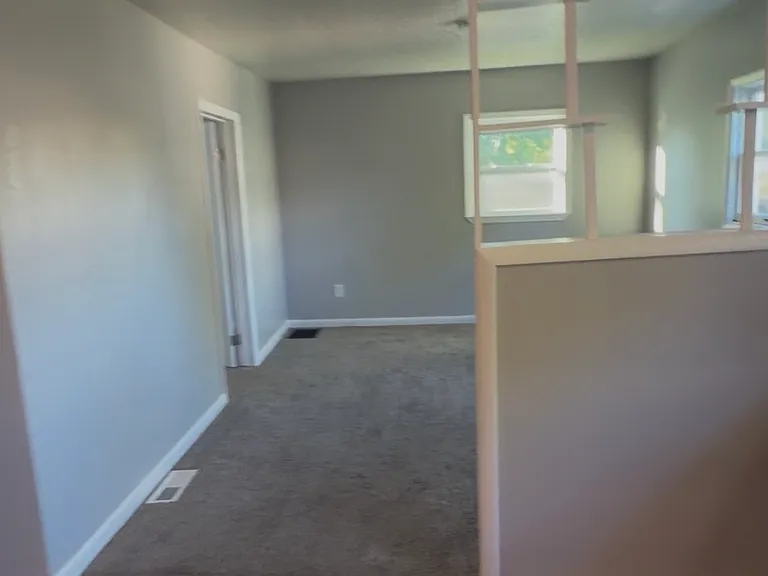 190 Niagara St #2 — Photo 9