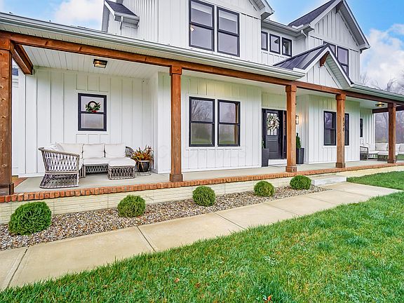 2nd image of 138 Hawks Cove Ct