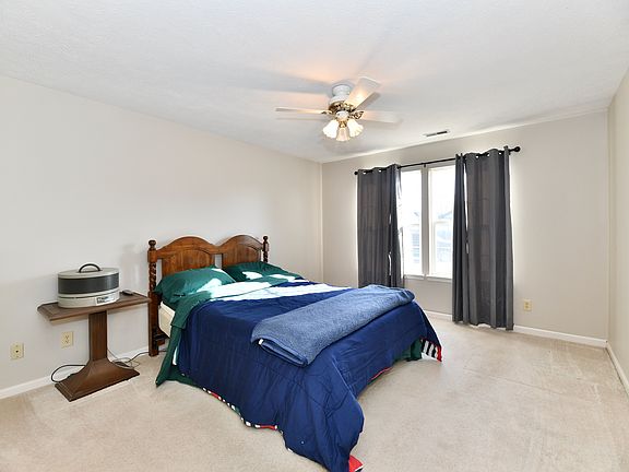 5th image of 928 N Mill Run Blvd