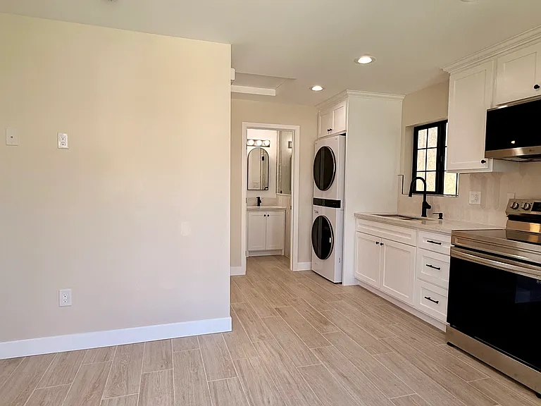 10304 Virginia Ave #B — Photo 5