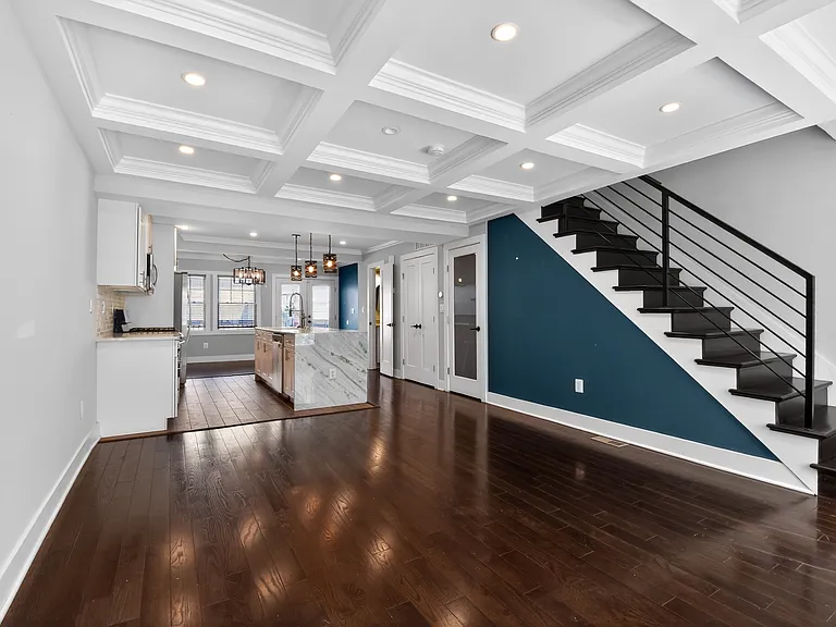 847 20th St NE — Photo 9