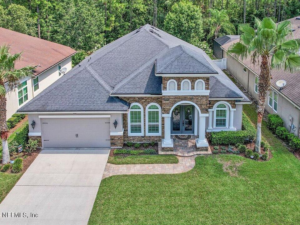 1st image of 138 CLOISTERBANE Drive