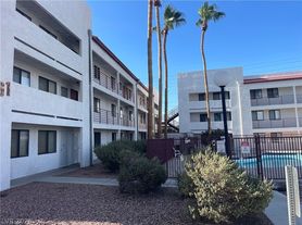 1361 E University Ave, Paradise, NV