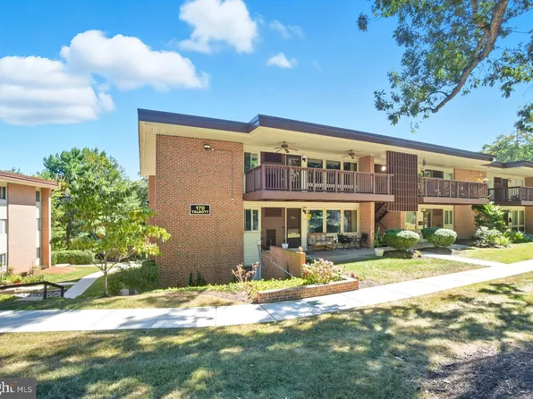 170 Talbott St APT 205, Rockville, MD 20852