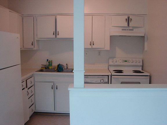 2nd image of 705 Stanwix Sq
