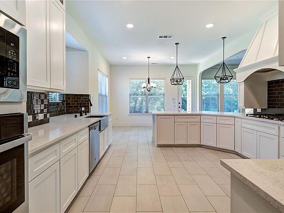 4th image of 2206 Cold Creek Dr