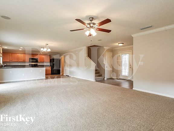 4th image of 208 Straw Pond Way