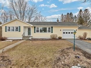 25 Sunset Rd, Fort Ann, NY 12827