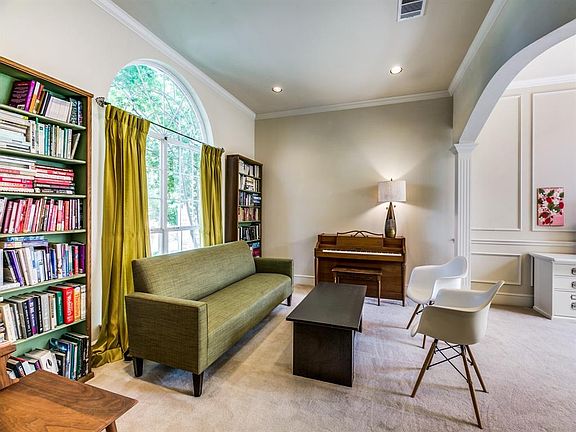 4th image of 614 Christan Ct